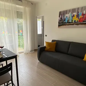 https://apt-moderno-ed-elegante-loft-con-balcone.it-lombardy.com